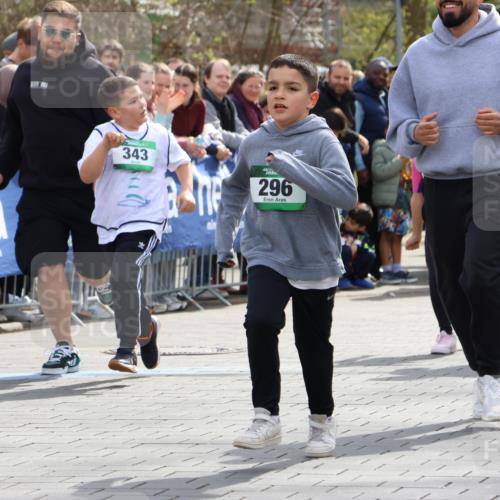 12.04.2026 - 45. Internationalen Wilhelmsburger Insellauf Strokosch-Dieckow http://msf.ph/oto/9493545 12.04.2026 14:36:37 Ziel 834, 1003, 296, 343, 665 meine-sportfotos.de