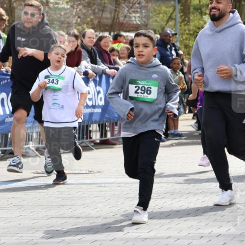 12.04.2026 - 45. Internationalen Wilhelmsburger Insellauf Strokosch-Dieckow http://msf.ph/oto/9493547 12.04.2026 14:36:36 Ziel 1030, 1033, 834, 1003, 296, 343, 665 meine-sportfotos.de