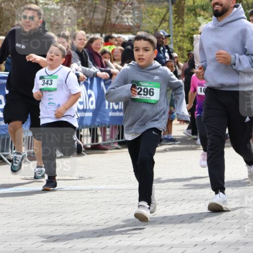 12.04.2026 - 45. Internationalen Wilhelmsburger Insellauf Strokosch-Dieckow http://msf.ph/oto/9493548 12.04.2026 14:36:36 Ziel 1030, 1033, 834, 1003, 296, 343, 665 meine-sportfotos.de