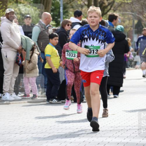 12.04.2026 - 45. Internationalen Wilhelmsburger Insellauf Strokosch-Dieckow http://msf.ph/oto/9493561 12.04.2026 14:36:25 Ziel 817, 1022, 1013, 1030, 1033, 834, 1003 meine-sportfotos.de