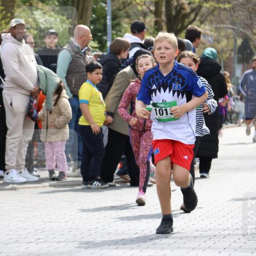 12.04.2026 - 45. Internationalen Wilhelmsburger Insellauf Strokosch-Dieckow http://msf.ph/oto/9493564 12.04.2026 14:36:24 Ziel 817, 1022, 1013, 1030, 1033 meine-sportfotos.de