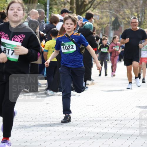 12.04.2026 - 45. Internationalen Wilhelmsburger Insellauf Strokosch-Dieckow http://msf.ph/oto/9493566 12.04.2026 14:36:18 Ziel 1024, 517, 521, 817, 1022 meine-sportfotos.de