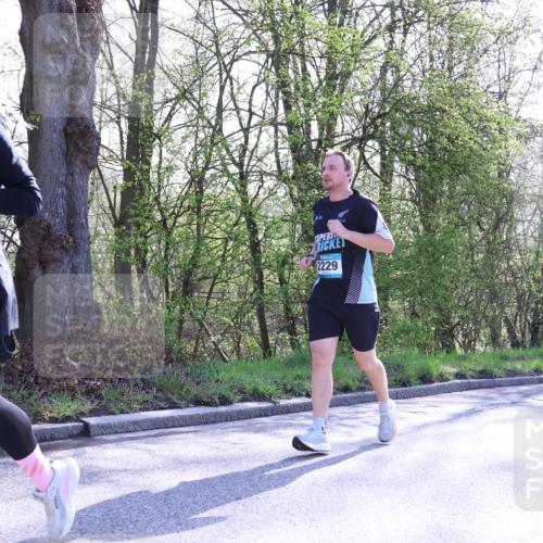 12.04.2026 - 45. Internationalen Wilhelmsburger Insellauf Yannick Fuchs http://msf.ph/oto/9493638 12.04.2026 10:47:02 Laufen 2229 meine-sportfotos.de