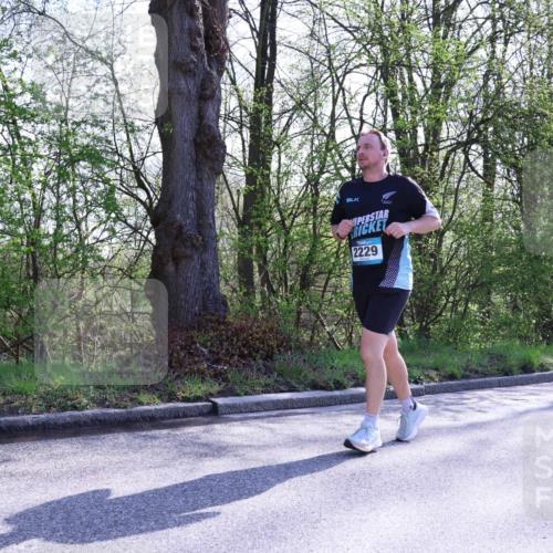 12.04.2026 - 45. Internationalen Wilhelmsburger Insellauf Yannick Fuchs http://msf.ph/oto/9493640 12.04.2026 10:47:02 Laufen 2229 meine-sportfotos.de