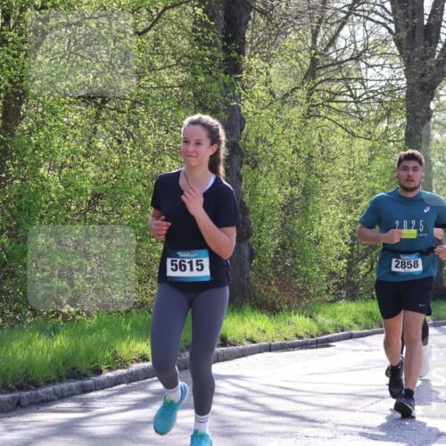 12.04.2026 - 45. Internationalen Wilhelmsburger Insellauf Yannick Fuchs http://msf.ph/oto/9493641 12.04.2026 10:47:03 Laufen 2025, 5615, 2858, 3825 meine-sportfotos.de