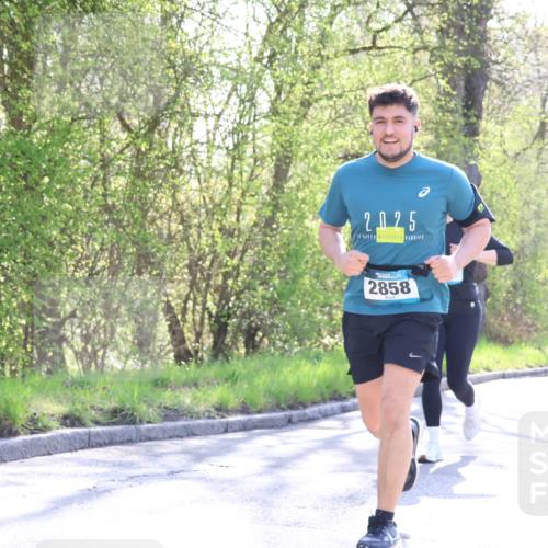 12.04.2026 - 45. Internationalen Wilhelmsburger Insellauf Yannick Fuchs http://msf.ph/oto/9493654 12.04.2026 10:47:05 Laufen 2025, 2858 meine-sportfotos.de