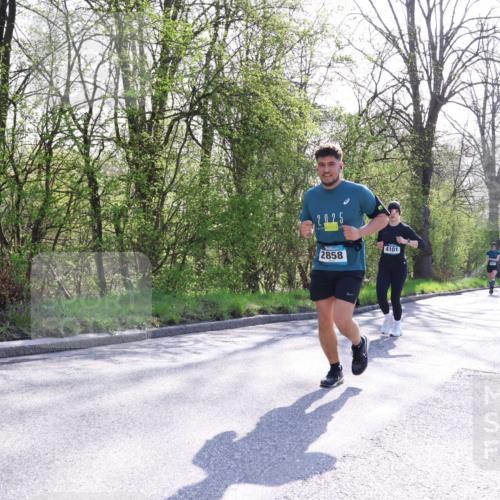 12.04.2026 - 45. Internationalen Wilhelmsburger Insellauf Yannick Fuchs http://msf.ph/oto/9493657 12.04.2026 10:47:06 Laufen 2858, 4101 meine-sportfotos.de