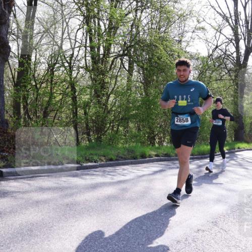 12.04.2026 - 45. Internationalen Wilhelmsburger Insellauf Yannick Fuchs http://msf.ph/oto/9493658 12.04.2026 10:47:06 Laufen 2025, 2858, 4101 meine-sportfotos.de