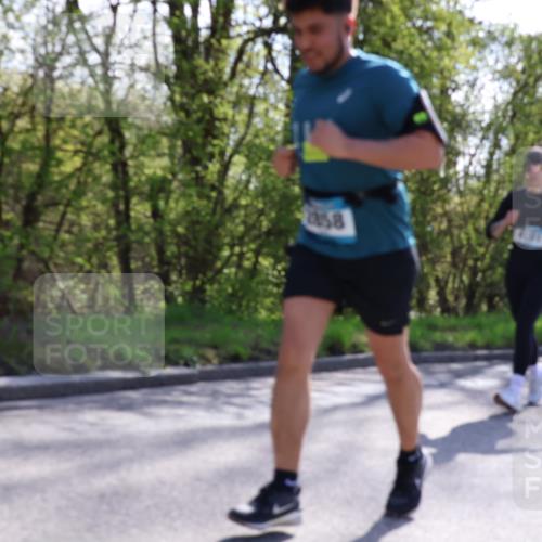12.04.2026 - 45. Internationalen Wilhelmsburger Insellauf Yannick Fuchs http://msf.ph/oto/9493660 12.04.2026 10:47:06 Laufen 358 meine-sportfotos.de