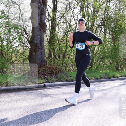 12.04.2026 - 45. Internationalen Wilhelmsburger Insellauf Yannick Fuchs http://msf.ph/oto/9493667 12.04.2026 10:47:08 Laufen 4101 meine-sportfotos.de