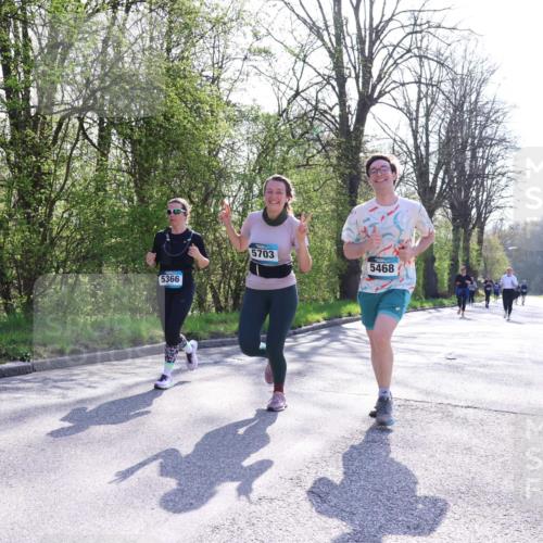 12.04.2026 - 45. Internationalen Wilhelmsburger Insellauf Yannick Fuchs http://msf.ph/oto/9493696 12.04.2026 10:47:14 Laufen 5366, 5703, 5468 meine-sportfotos.de