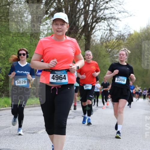 12.04.2026 - 45. Internationalen Wilhelmsburger Insellauf Yannick Fuchs http://msf.ph/oto/9493759 12.04.2026 13:02:48 Laufen 3897, 5029, 4964, 3993, 3308 meine-sportfotos.de