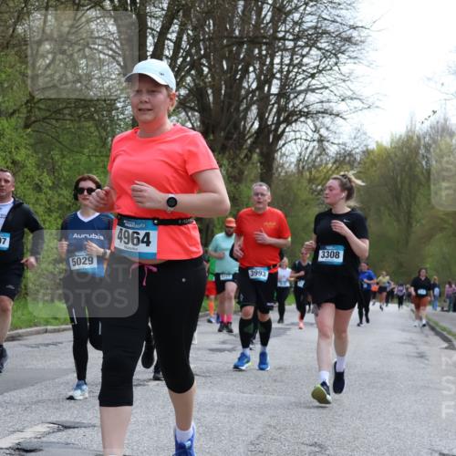 12.04.2026 - 45. Internationalen Wilhelmsburger Insellauf Yannick Fuchs http://msf.ph/oto/9493762 12.04.2026 13:02:48 Laufen 4808, 3897, 5029, 4964, 3993, 5725, 3308 meine-sportfotos.de