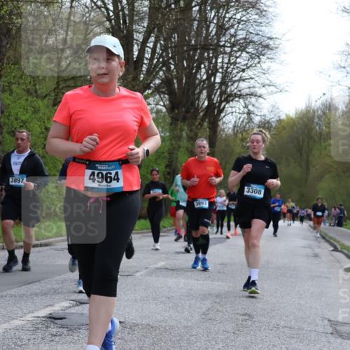 12.04.2026 - 45. Internationalen Wilhelmsburger Insellauf Yannick Fuchs http://msf.ph/oto/9493767 12.04.2026 13:02:49 Laufen 4808, 3897, 4964, 3993, 3308 meine-sportfotos.de