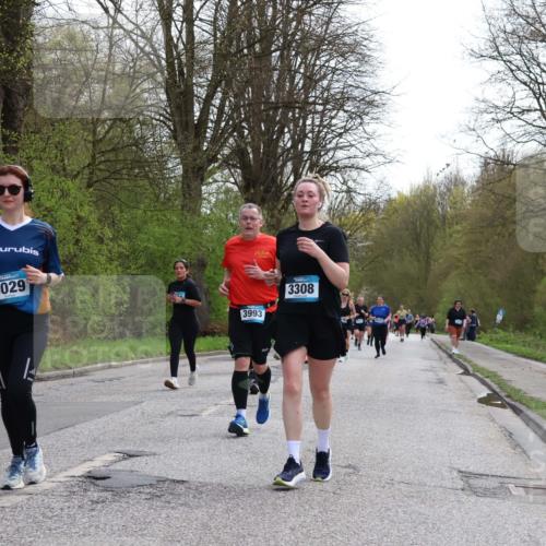 12.04.2026 - 45. Internationalen Wilhelmsburger Insellauf Yannick Fuchs http://msf.ph/oto/9493775 12.04.2026 13:02:50 Laufen 3897, 380, 5029, 3993, 3308 meine-sportfotos.de