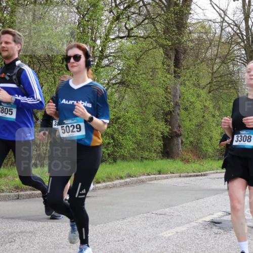 12.04.2026 - 45. Internationalen Wilhelmsburger Insellauf Yannick Fuchs http://msf.ph/oto/9493786 12.04.2026 13:02:51 Laufen 3805, 5029, 3308, 23232 meine-sportfotos.de
