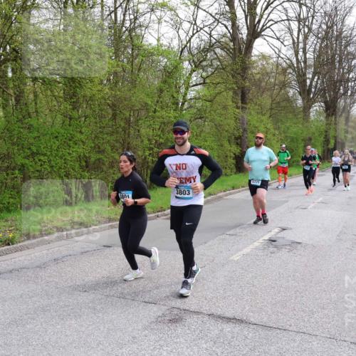 12.04.2026 - 45. Internationalen Wilhelmsburger Insellauf Yannick Fuchs http://msf.ph/oto/9493811 12.04.2026 13:02:54 Laufen 3801, 3803, 5725 meine-sportfotos.de