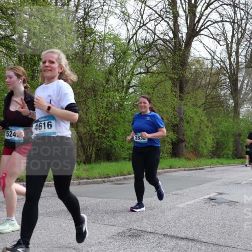 12.04.2026 - 45. Internationalen Wilhelmsburger Insellauf Yannick Fuchs http://msf.ph/oto/9493855 12.04.2026 13:03:01 Laufen 524, 4616, 2832, 2430, 4942 meine-sportfotos.de