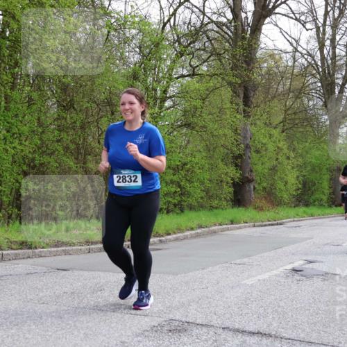 12.04.2026 - 45. Internationalen Wilhelmsburger Insellauf Yannick Fuchs http://msf.ph/oto/9493857 12.04.2026 13:03:01 Laufen 2832, 2430, 4942 meine-sportfotos.de