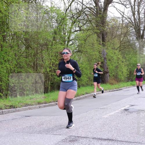 12.04.2026 - 45. Internationalen Wilhelmsburger Insellauf Yannick Fuchs http://msf.ph/oto/9493890 12.04.2026 13:03:06 Laufen 324, 4747, 4942 meine-sportfotos.de