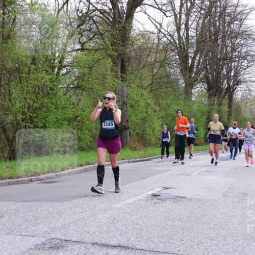 12.04.2026 - 45. Internationalen Wilhelmsburger Insellauf Yannick Fuchs http://msf.ph/oto/9493913 12.04.2026 13:03:08 Laufen 3245, 3280, 3328 meine-sportfotos.de