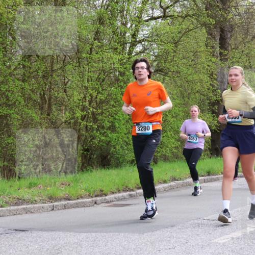 12.04.2026 - 45. Internationalen Wilhelmsburger Insellauf Yannick Fuchs http://msf.ph/oto/9493946 12.04.2026 13:03:11 Laufen 3280, 4053, 4000, 2853 meine-sportfotos.de