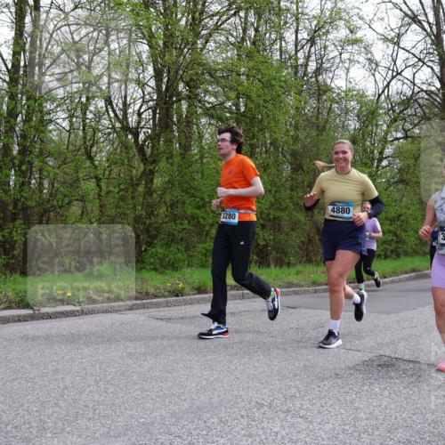 12.04.2026 - 45. Internationalen Wilhelmsburger Insellauf Yannick Fuchs http://msf.ph/oto/9493960 12.04.2026 13:03:13 Laufen 3280, 4880, 3328 meine-sportfotos.de