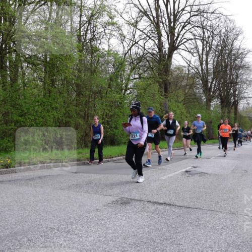 12.04.2026 - 45. Internationalen Wilhelmsburger Insellauf Yannick Fuchs http://msf.ph/oto/9493990 12.04.2026 13:03:16 Laufen 2062, 5221, 4752, 5755, 3425 meine-sportfotos.de