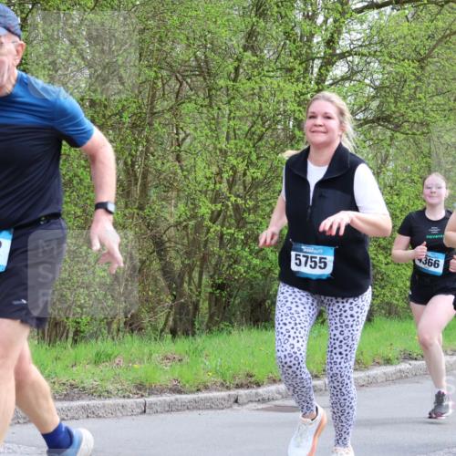 12.04.2026 - 45. Internationalen Wilhelmsburger Insellauf Yannick Fuchs http://msf.ph/oto/9494005 12.04.2026 13:03:18 Laufen 2062, 4752, 5755, 366, 3425 meine-sportfotos.de