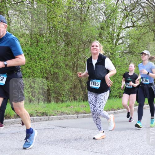 12.04.2026 - 45. Internationalen Wilhelmsburger Insellauf Yannick Fuchs http://msf.ph/oto/9494010 12.04.2026 13:03:18 Laufen 3425, 752, 5755, 4360 meine-sportfotos.de