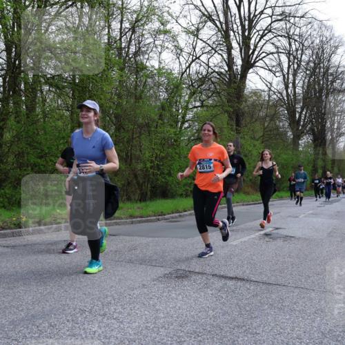 12.04.2026 - 45. Internationalen Wilhelmsburger Insellauf Yannick Fuchs http://msf.ph/oto/9494028 12.04.2026 13:03:19 Laufen 2815 meine-sportfotos.de
