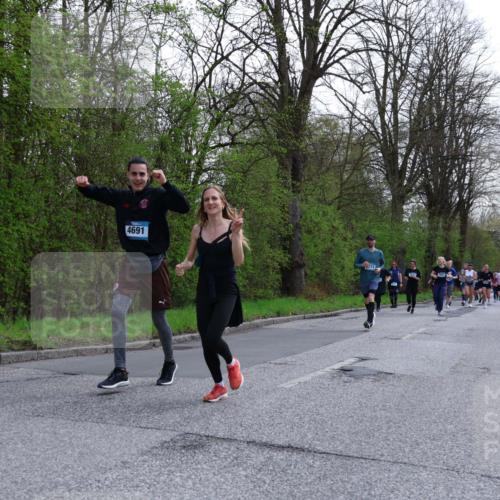 12.04.2026 - 45. Internationalen Wilhelmsburger Insellauf Yannick Fuchs http://msf.ph/oto/9494039 12.04.2026 13:03:21 Laufen 4691, 2172 meine-sportfotos.de