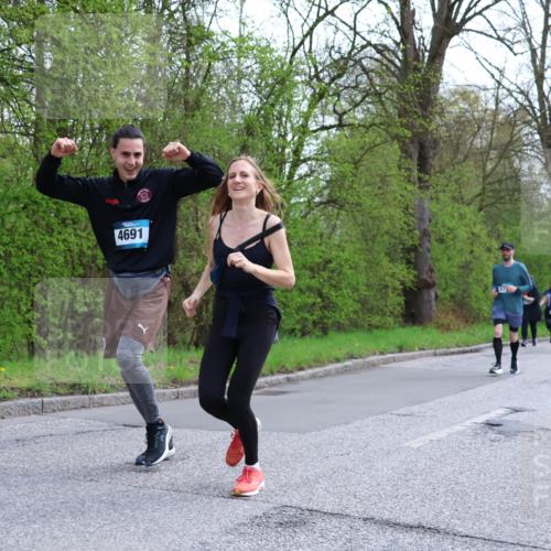 12.04.2026 - 45. Internationalen Wilhelmsburger Insellauf Yannick Fuchs http://msf.ph/oto/9494044 12.04.2026 13:03:21 Laufen 4691 meine-sportfotos.de