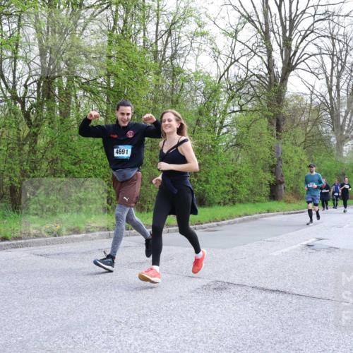 12.04.2026 - 45. Internationalen Wilhelmsburger Insellauf Yannick Fuchs http://msf.ph/oto/9494046 12.04.2026 13:03:21 Laufen 4691 meine-sportfotos.de