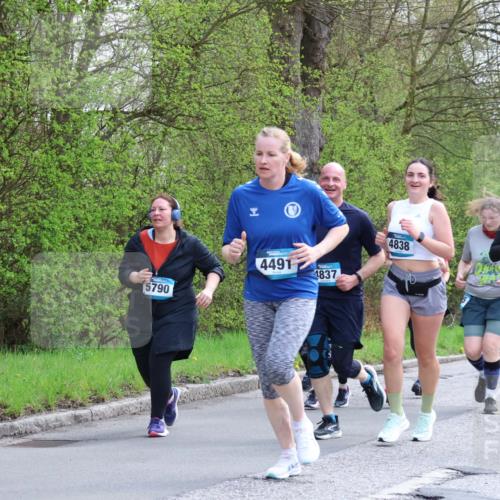 12.04.2026 - 45. Internationalen Wilhelmsburger Insellauf Yannick Fuchs http://msf.ph/oto/9494116 12.04.2026 13:03:28 Laufen 5790, 4491, 1837, 4838, 5348 meine-sportfotos.de