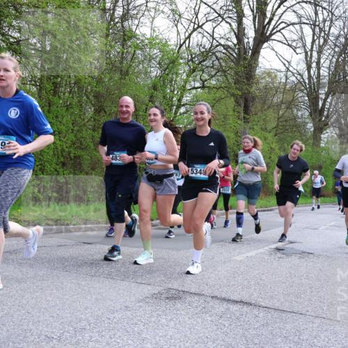 12.04.2026 - 45. Internationalen Wilhelmsburger Insellauf Yannick Fuchs http://msf.ph/oto/9494136 12.04.2026 13:03:29 Laufen 449, 483, 5348, 2032, 5318 meine-sportfotos.de