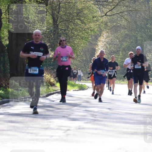 12.04.2026 - 45. Internationalen Wilhelmsburger Insellauf Yannick Fuchs http://msf.ph/oto/9494176 12.04.2026 10:48:28 Laufen 2166, 3178, 358, 3347, 2880 meine-sportfotos.de