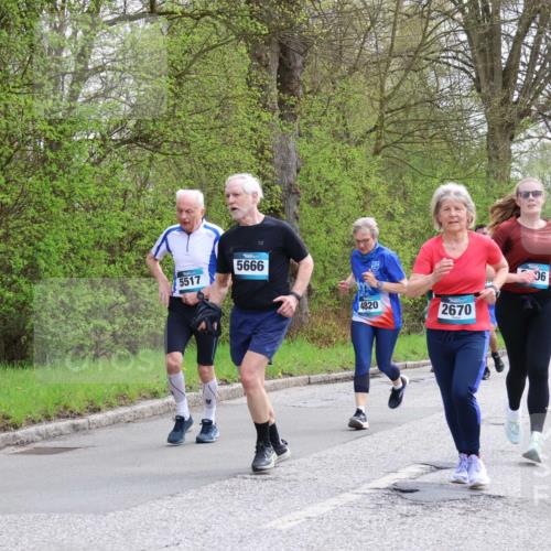 12.04.2026 - 45. Internationalen Wilhelmsburger Insellauf Yannick Fuchs http://msf.ph/oto/9494181 12.04.2026 13:03:34 Laufen 5666, 5517, 4820, 2670, 06, 2316, 365 meine-sportfotos.de