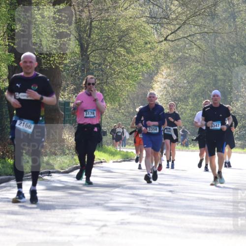 12.04.2026 - 45. Internationalen Wilhelmsburger Insellauf Yannick Fuchs http://msf.ph/oto/9494187 12.04.2026 10:48:29 Laufen 2166, 3178, 3358, 2880, 3347 meine-sportfotos.de