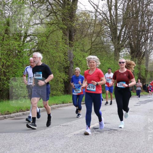 12.04.2026 - 45. Internationalen Wilhelmsburger Insellauf Yannick Fuchs http://msf.ph/oto/9494188 12.04.2026 13:03:35 Laufen 55, 5666, 4820, 2670, 4957, 330 meine-sportfotos.de