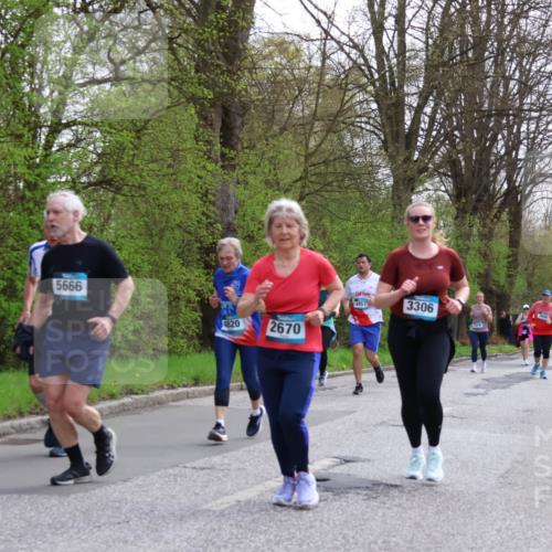 12.04.2026 - 45. Internationalen Wilhelmsburger Insellauf Yannick Fuchs http://msf.ph/oto/9494189 12.04.2026 13:03:35 Laufen 5666, 4820, 2670, 4957, 3306 meine-sportfotos.de