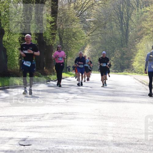 12.04.2026 - 45. Internationalen Wilhelmsburger Insellauf Yannick Fuchs http://msf.ph/oto/9494202 12.04.2026 10:48:30 Laufen 2166, 3178, 3358, 3347, 2418 meine-sportfotos.de