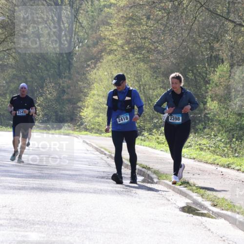 12.04.2026 - 45. Internationalen Wilhelmsburger Insellauf Yannick Fuchs http://msf.ph/oto/9494206 12.04.2026 10:48:31 Laufen 3358, 334, 2418, 2398 meine-sportfotos.de