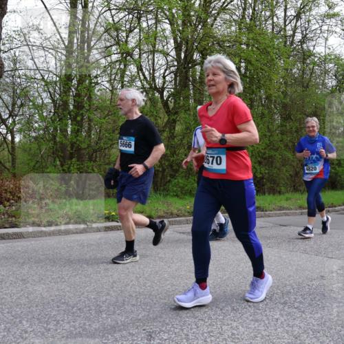 12.04.2026 - 45. Internationalen Wilhelmsburger Insellauf Yannick Fuchs http://msf.ph/oto/9494207 12.04.2026 13:03:37 Laufen 5666, 2670, 4820, 3306 meine-sportfotos.de