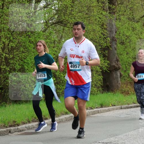 12.04.2026 - 45. Internationalen Wilhelmsburger Insellauf Yannick Fuchs http://msf.ph/oto/9494221 12.04.2026 13:03:38 Laufen 5453, 4957, 2681, 4783 meine-sportfotos.de