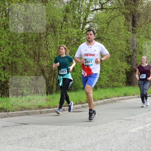 12.04.2026 - 45. Internationalen Wilhelmsburger Insellauf Yannick Fuchs http://msf.ph/oto/9494227 12.04.2026 13:03:39 Laufen 5453, 4957, 2681, 4783, 2316 meine-sportfotos.de