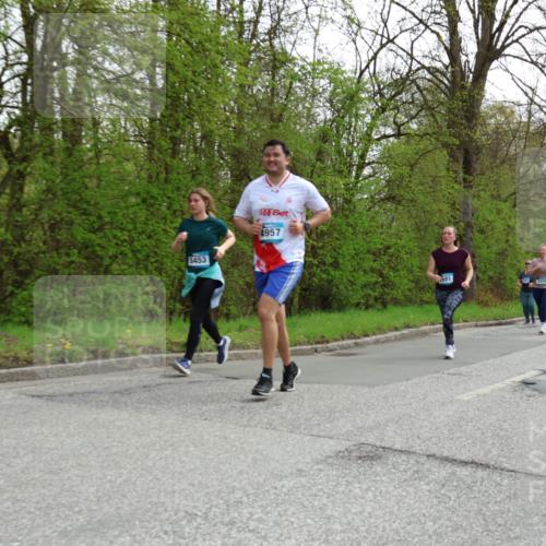 12.04.2026 - 45. Internationalen Wilhelmsburger Insellauf Yannick Fuchs http://msf.ph/oto/9494238 12.04.2026 13:03:39 Laufen 5453, 4957, 2316, 3656 meine-sportfotos.de