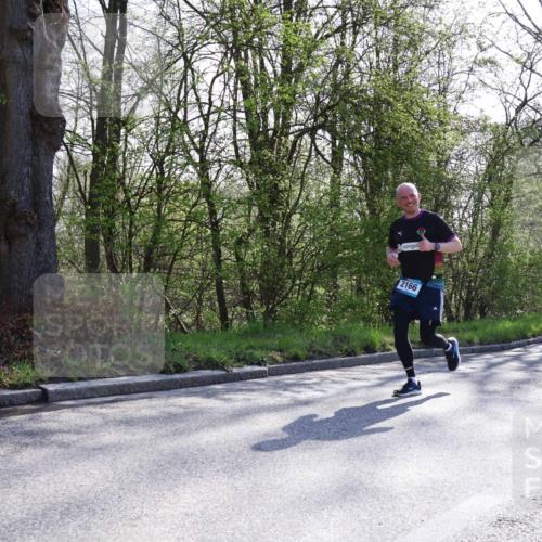 12.04.2026 - 45. Internationalen Wilhelmsburger Insellauf Yannick Fuchs http://msf.ph/oto/9494267 12.04.2026 10:48:37 Laufen 2166, 2418 meine-sportfotos.de