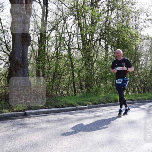12.04.2026 - 45. Internationalen Wilhelmsburger Insellauf Yannick Fuchs http://msf.ph/oto/9494269 12.04.2026 10:48:37 Laufen 2166 meine-sportfotos.de