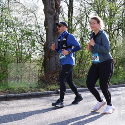 12.04.2026 - 45. Internationalen Wilhelmsburger Insellauf Yannick Fuchs http://msf.ph/oto/9494302 12.04.2026 10:48:40 Laufen 418, 1398 meine-sportfotos.de